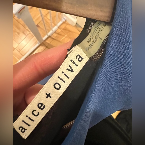 Elegant blue dress with a sheer black back - Picture 3 of 3